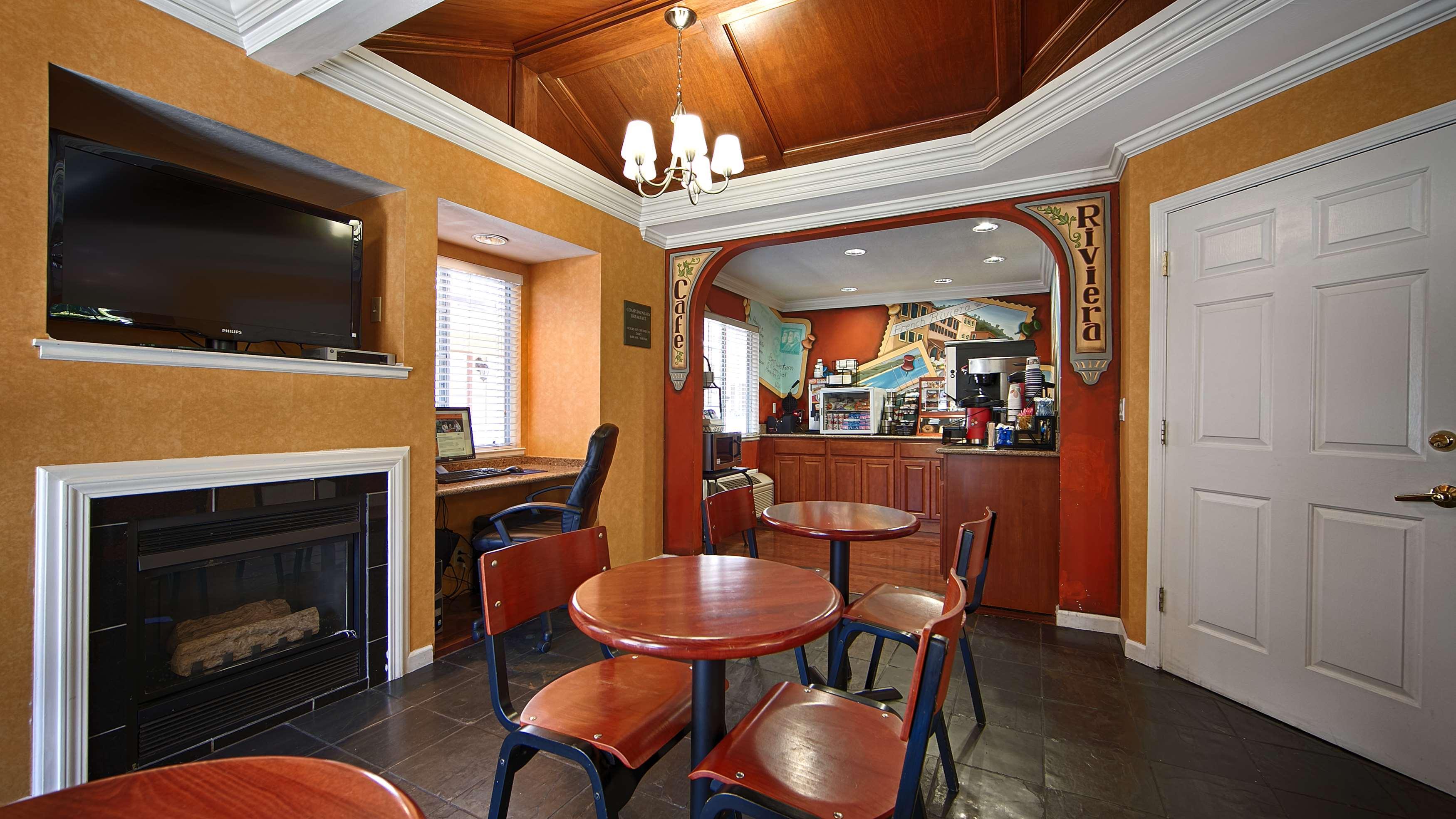 Best Western Plus Riviera Menlo Park Exterior photo