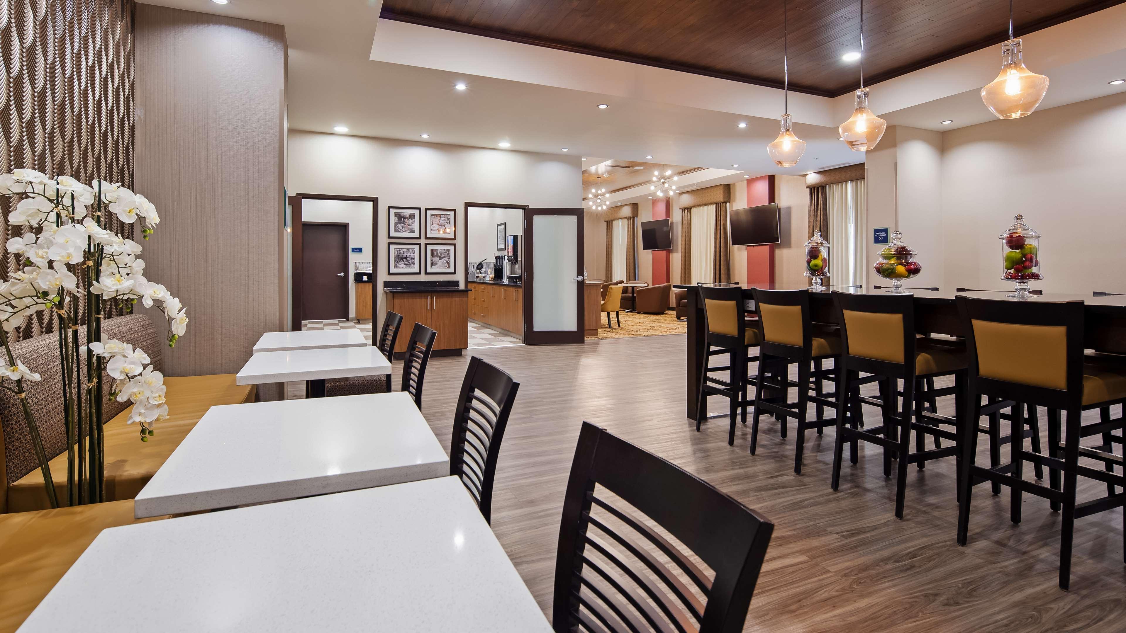 Best Western Plus Riviera Menlo Park Exterior photo