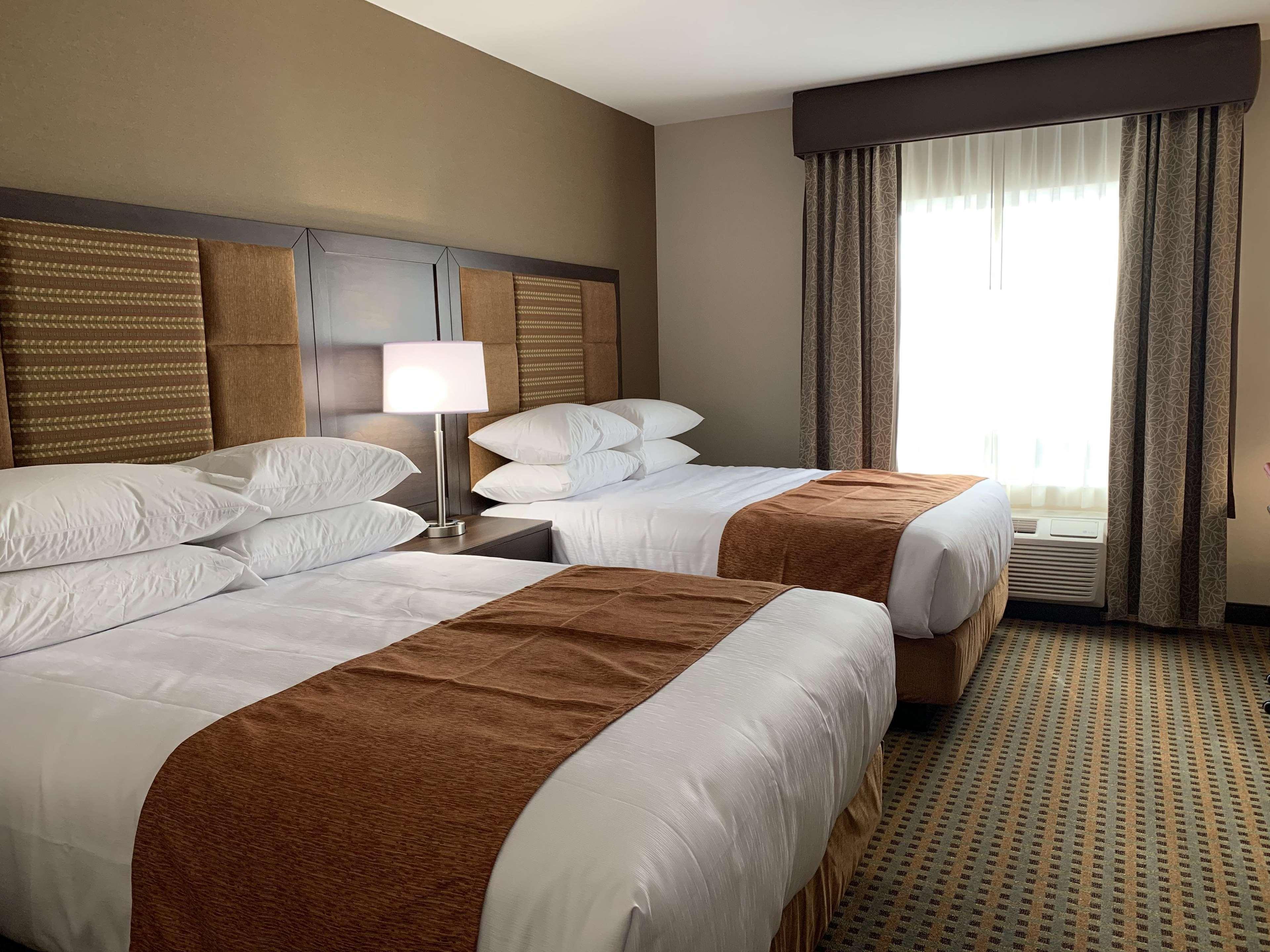 Best Western Plus Riviera Menlo Park Exterior photo