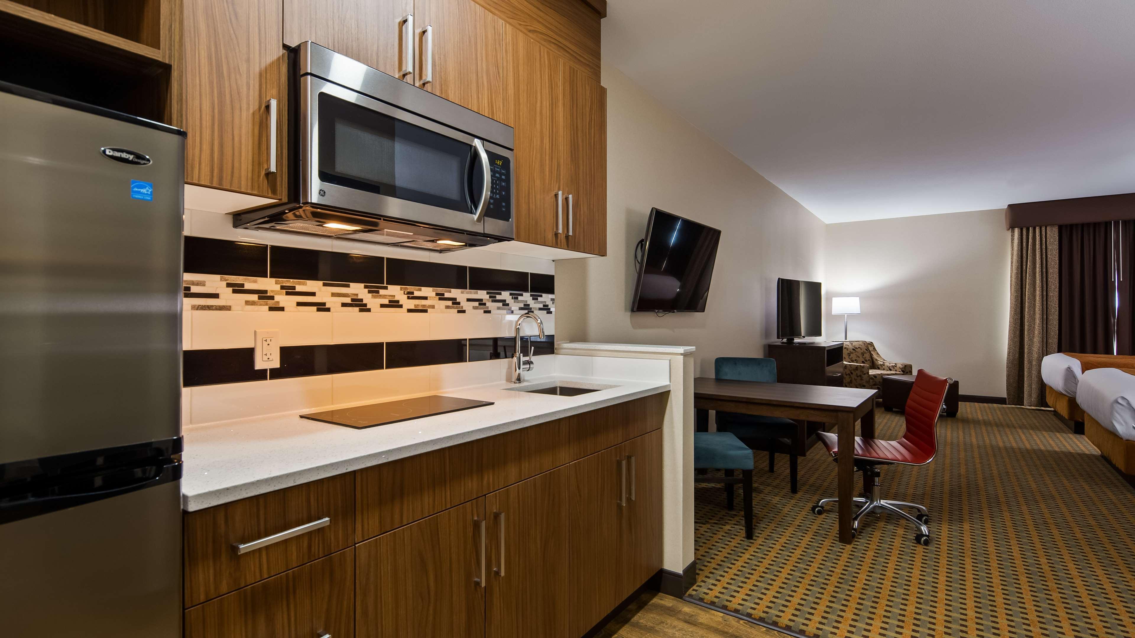 Best Western Plus Riviera Menlo Park Exterior photo