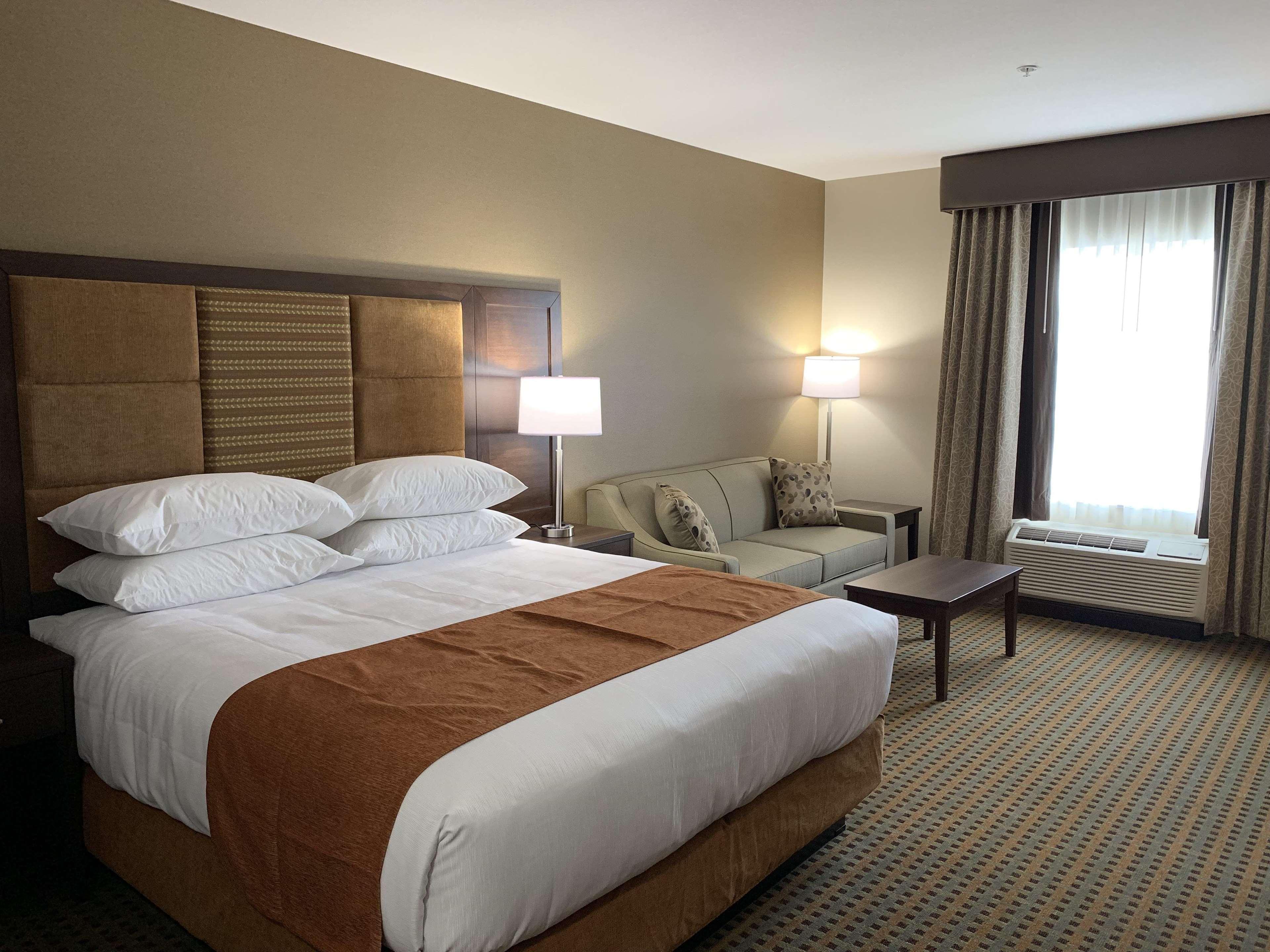 Best Western Plus Riviera Menlo Park Exterior photo