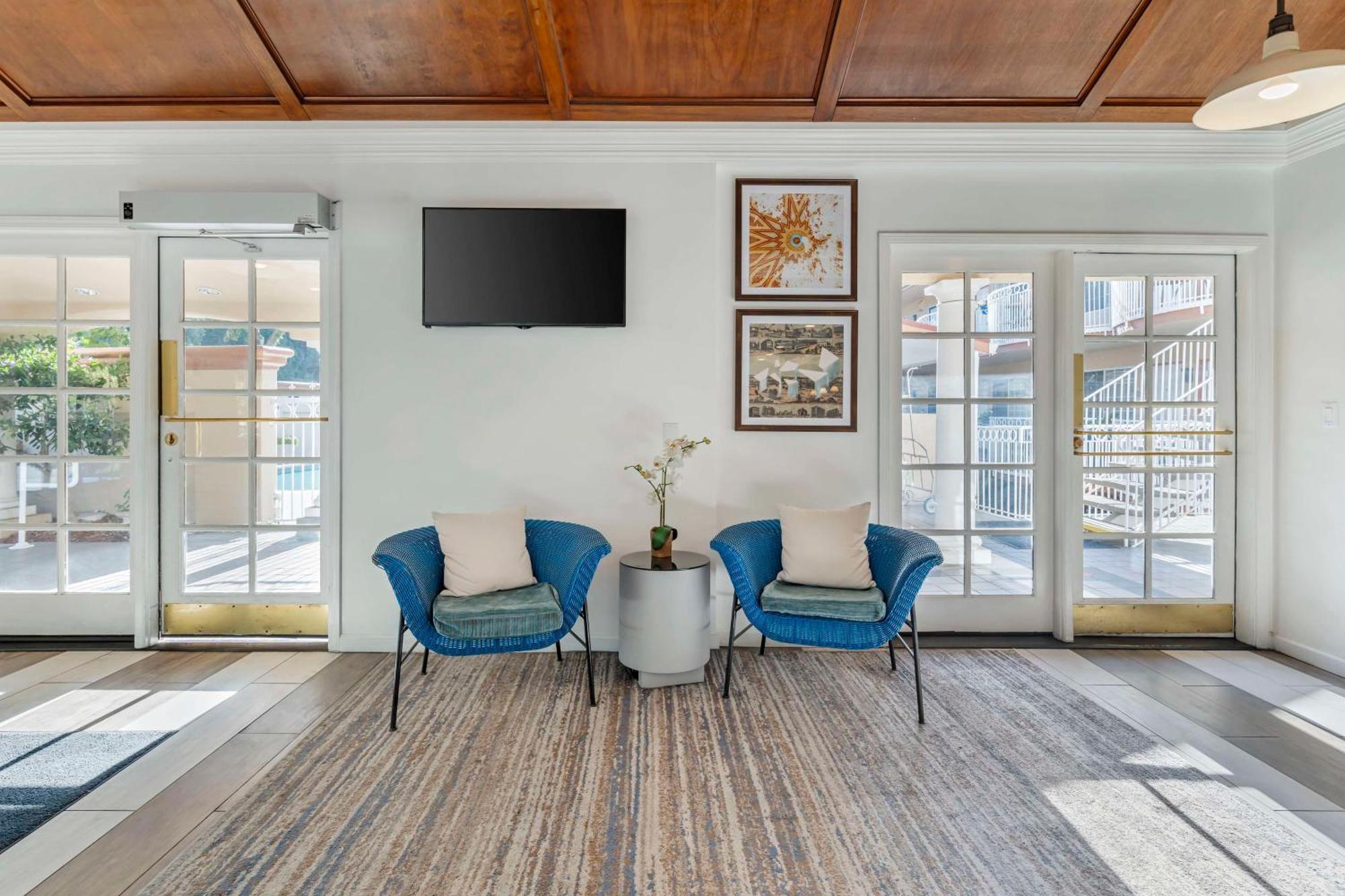 Best Western Plus Riviera Menlo Park Exterior photo