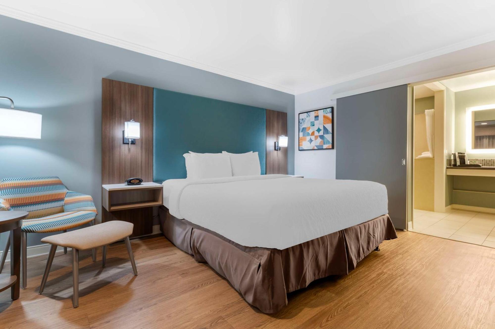 Best Western Plus Riviera Menlo Park Exterior photo